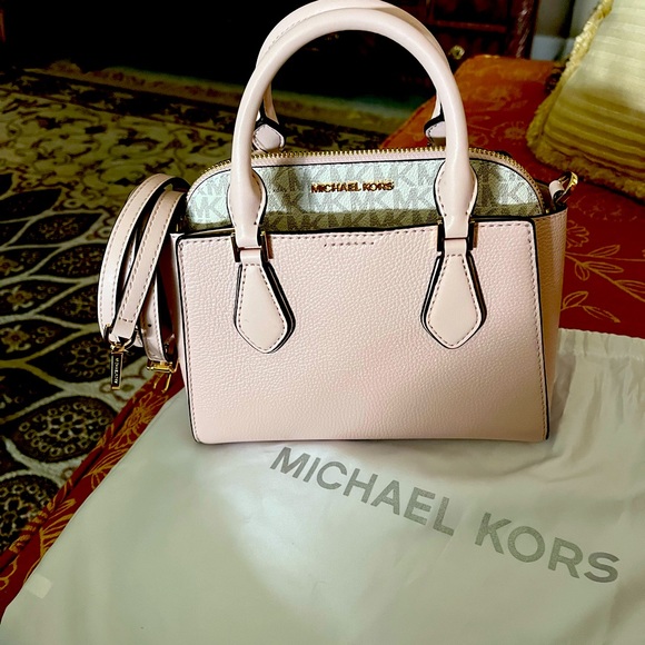 Michael Kors Handbag with pullout middle section